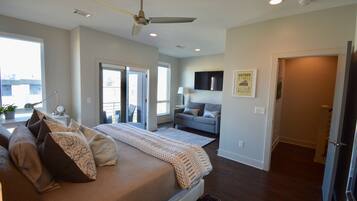 3 室のベッドルーム、デスク、アイロン / アイロン台、WiFi (無料)