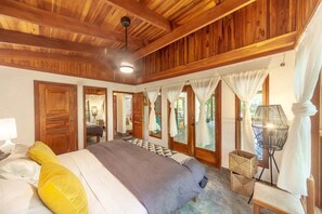 5 bedrooms, WiFi, bed sheets