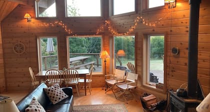 ⚓️ Nautical Sea Cabin with Water View ⚓️