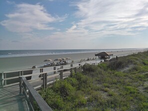 Plage à proximité, chaises longues