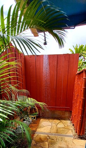 Property grounds - Slice of Heaven Studio (Waialua)