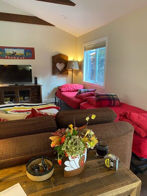 1 bedroom, iron/ironing board, travel cot, free WiFi