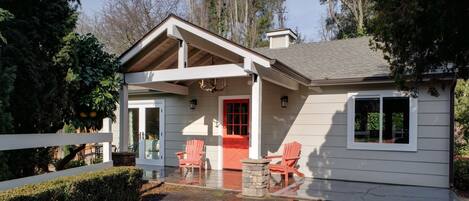 المنشأة من الخارج