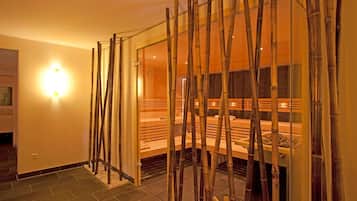 Sauna, Whirlpool, Dampfbad, 2 Behandlungsräume, Massageanwendungen