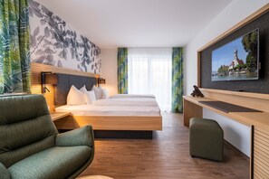 In-room safe, desk, blackout curtains, free WiFi - Hotel Lipprandt (Wasserburg am Bodensee)