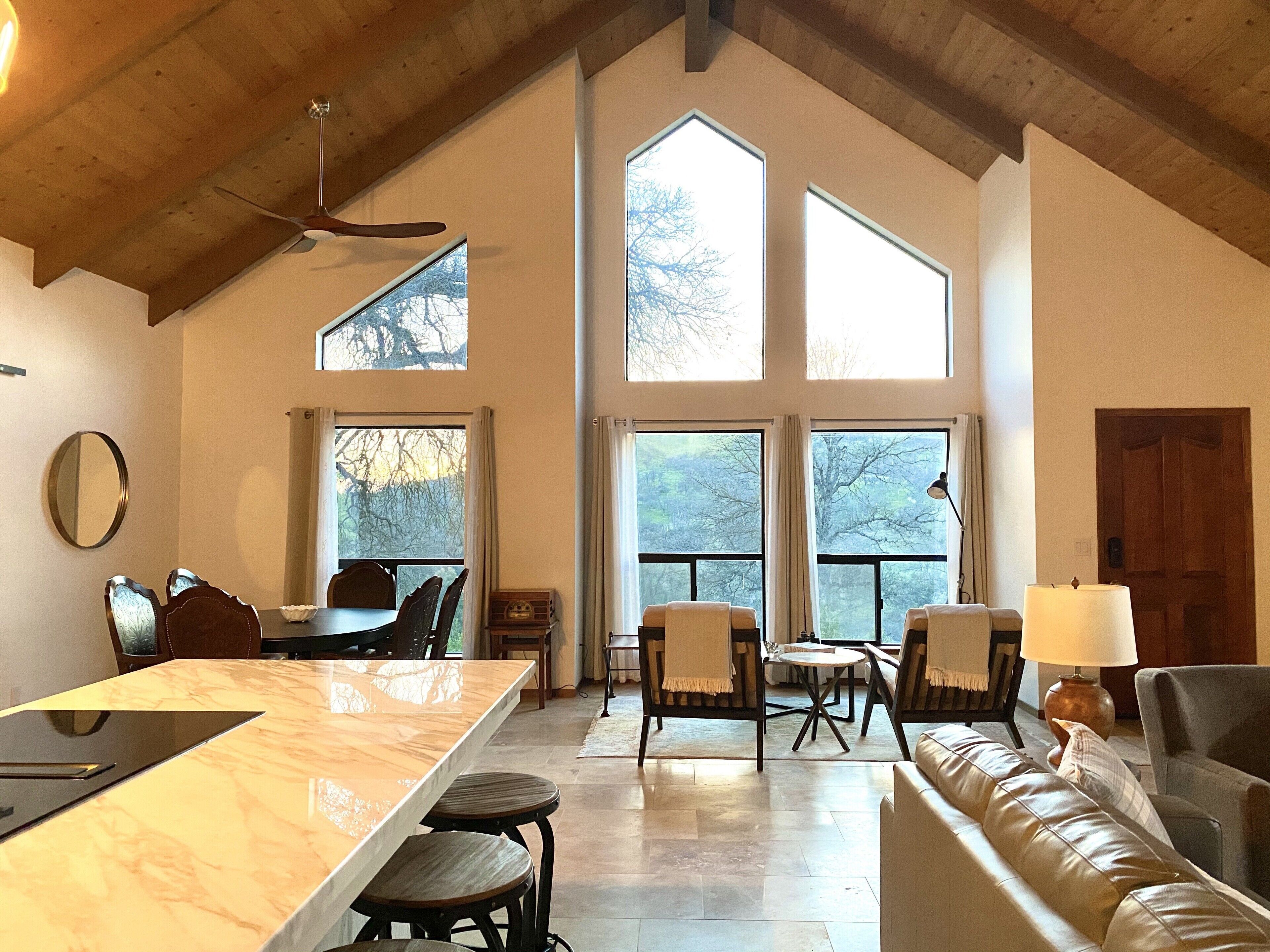 YOSEMITE VISITORS WELCOME TO THE MODERN RANCH HOUSE YOSEMITE <br>