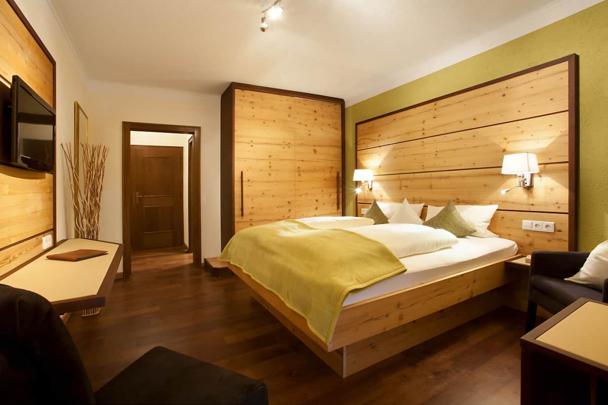 Comfort Double Room (Balkon oder Terrasse) | Desk, free WiFi, bed sheets