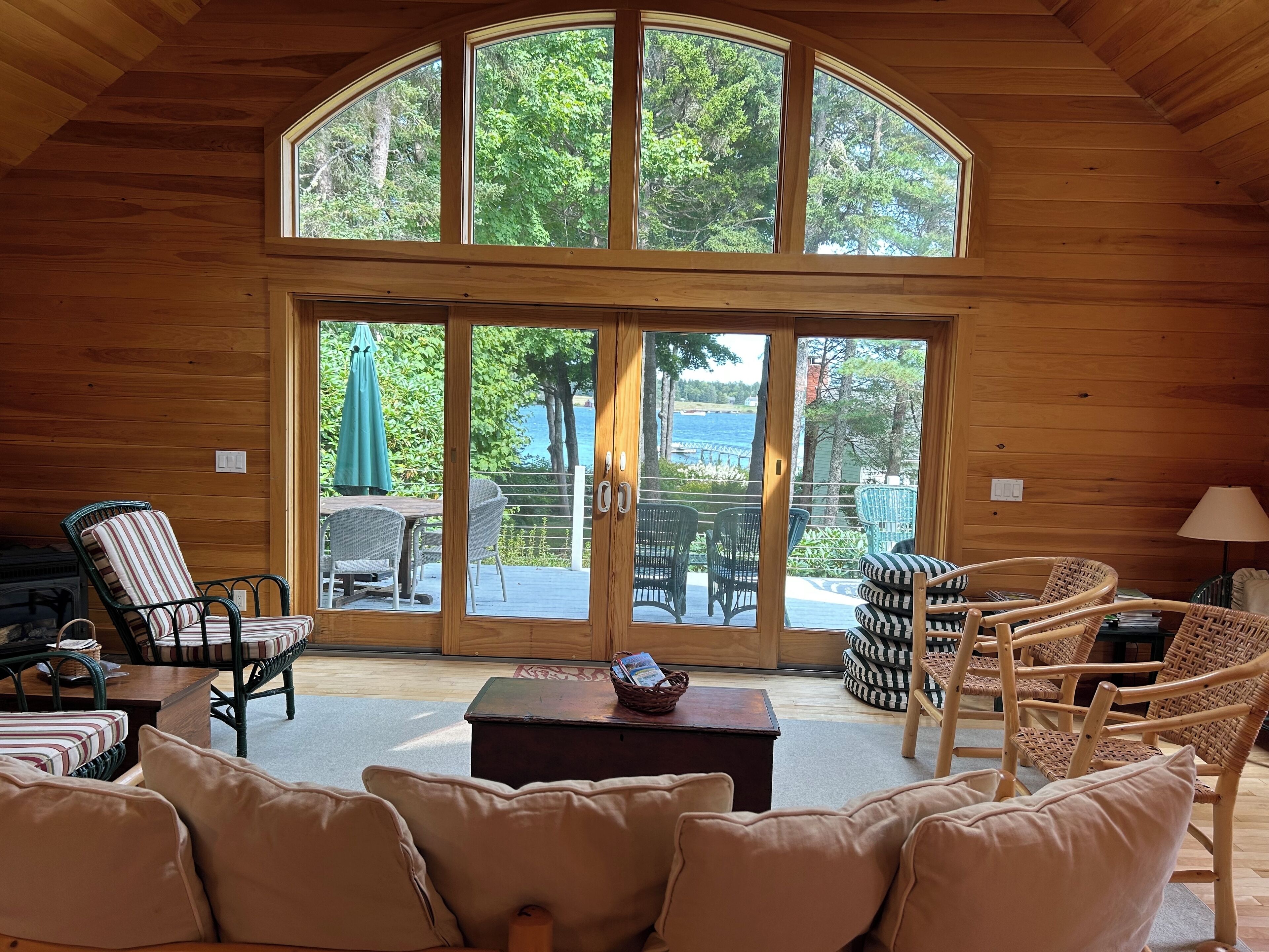 Deluxe Waterfront Cottage on Somes Sound 