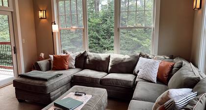 Luxury Loon Townhouse, Pool & Spa Access, sleeps 12, 2 levels!!