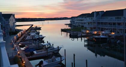 Beautiful Waterfront Townhouse #69 with Boat Slip Close to Bethany Beach