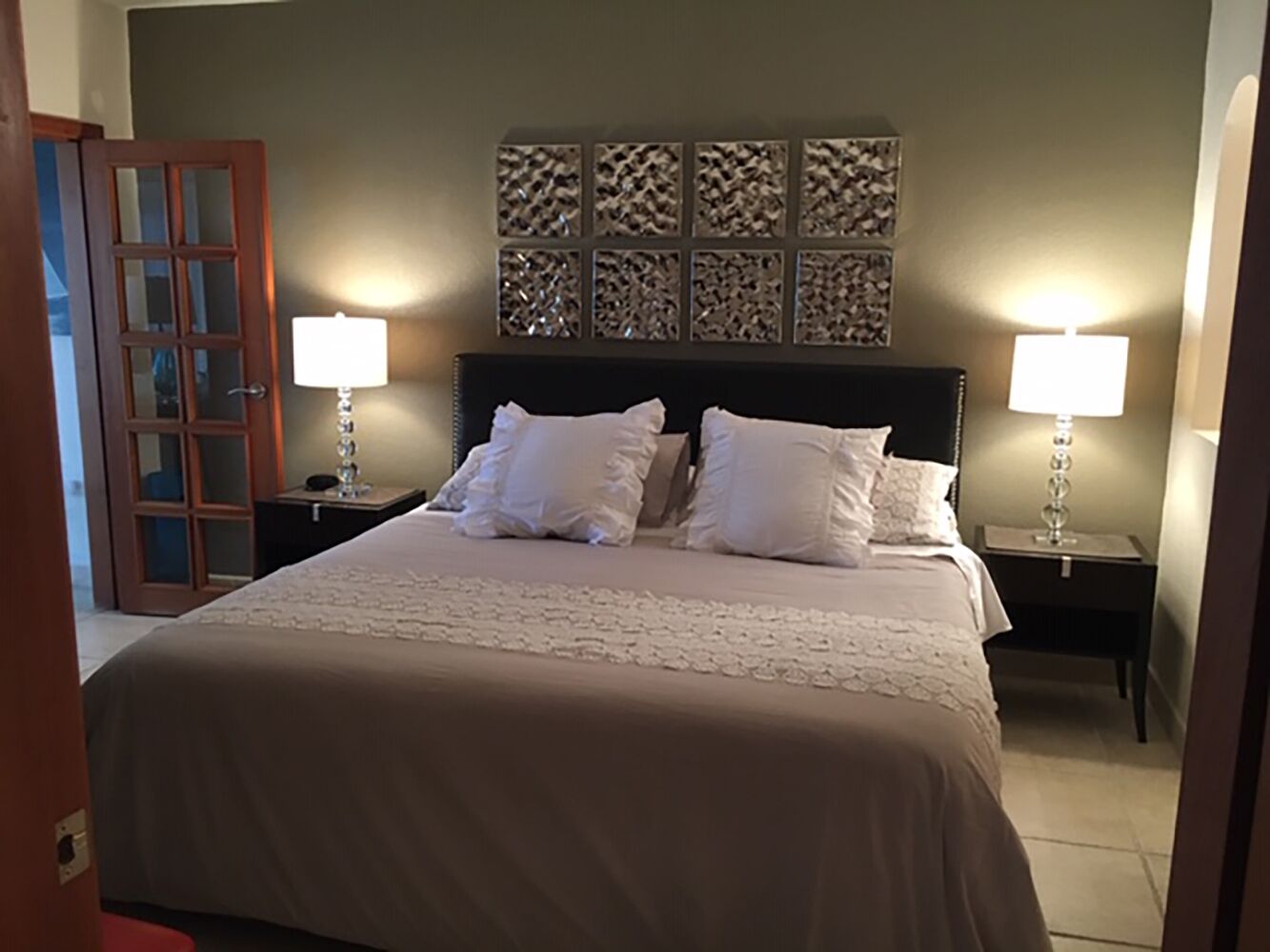 2 slaapkamers, een strijkplank/strijkijzer, wifi, beddengoed