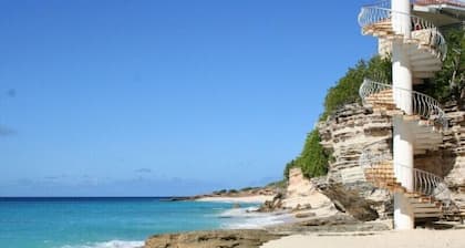 Oceanfront Spectacular Penthouse W/Spacious Rooftop Terrace, Cupecoy Beach