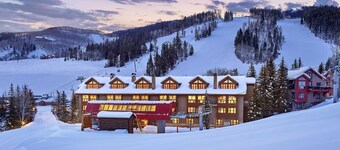 Neu renoviert, Ski in / out, 5 Bedrms Und 5. 5 BTHS, beheizter Pool, große Küche