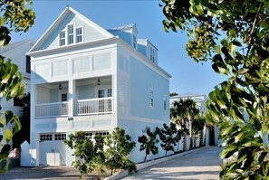 Exterior - Location In Down Town Key West W/ 2 Pools, Huge Private Roof Deck & Parking (key west)