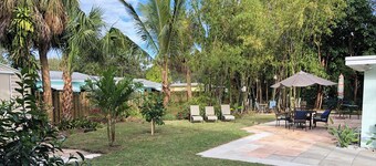 Tropical painter and writer retreat