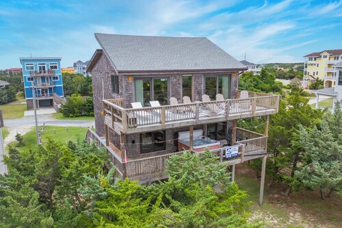 Oceanfront Dog Friendly Home w/ Hot Tub, Community Pool and Tennis/Pickleball