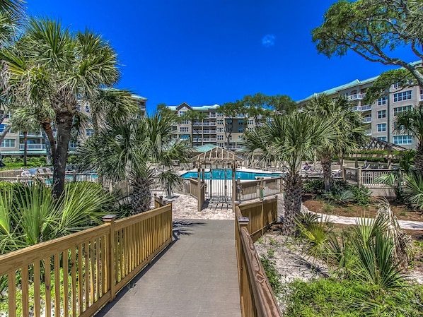 Property grounds - 6401 Hampton Place ~ Beautiful 4th Floor Ocean Views | Just Steps from the Beach (Hilton Head Island)