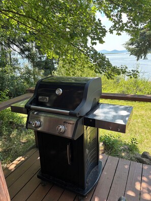 Property grounds - Cabin 2 on Klamath Lake at Point Comfort (Klamath Falls)