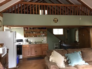 TV, caminetto, lettore DVD