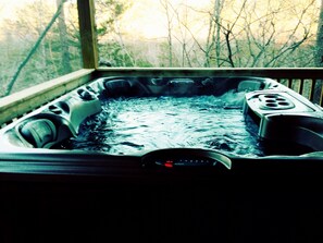 Property grounds - 2BR/2Bath1800's Original Secluded Romantic River Mountain Cabin Therapy Hottub (Mentone)