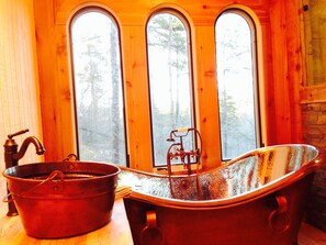 Combined shower/bathtub, hair dryer, towels, toilet paper - 2BR/2Bath1800's Original Secluded Romantic River Mountain Cabin Therapy Hottub (Mentone)