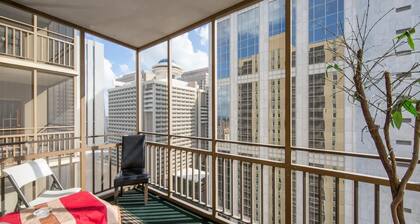 Condominio recientemente renovado !! ¡Edificio profesional diseñado en el corazón del centro de la ciudad!