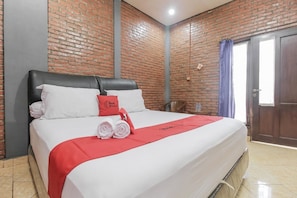 Double Room | Meja, Wi-fi percuma, cadar katil 