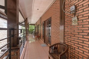 Exterior - RedDoorz Plus @ Ampera Raya (Jakarta)