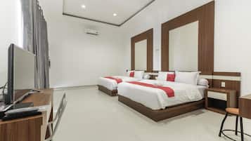 Desk, free WiFi, bed sheets