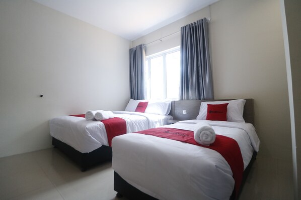 Habitación familiar | Escritorio, wifi gratis y ropa de cama 