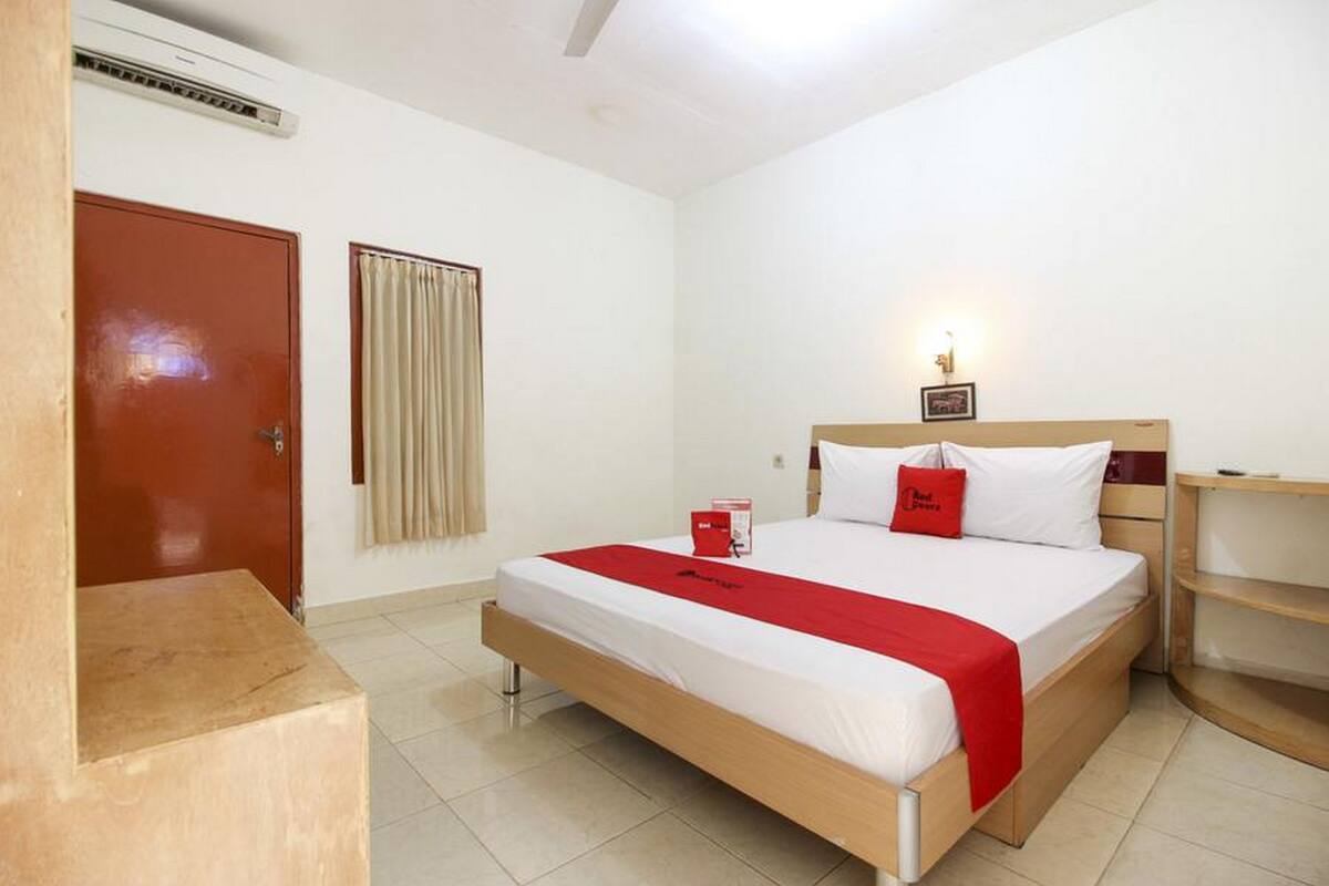 Double Room | Desk, free WiFi, bed sheets