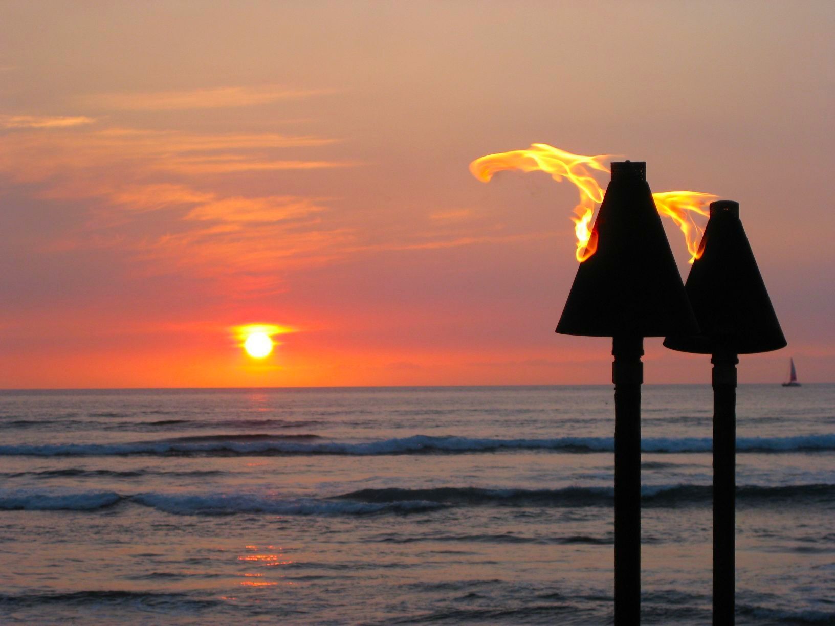 Beach nearby, sun loungers, beach towels