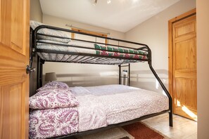 3 bedrooms, desk, iron/ironing board, travel cot