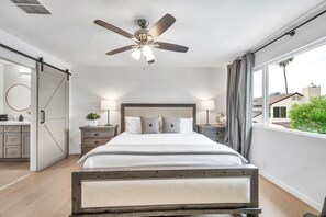 6 bedrooms, iron/ironing board, free WiFi, bed sheets