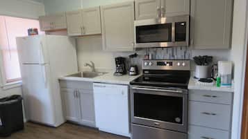 Frigorífic, microones, forn i placa de cuina