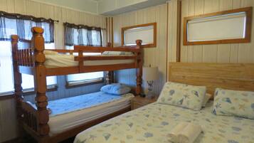 9 bedrooms, desk, iron/ironing board, free WiFi