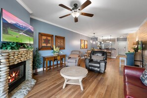 TV, fireplace, video games, DVD player - Riverstone Resort Luxury 2bd/2bath condo bldg #3 remodeled 7 night special (Pigeon Forge)