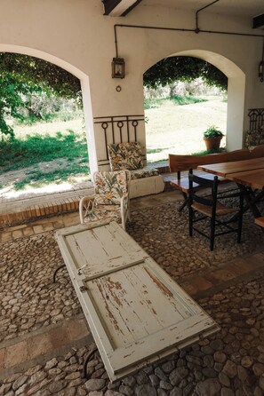 Outdoor dining - Mondomini - Charming country house with views on sea, hills and mountains (Campofilone)