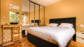 Iron/ironing board, free WiFi, bed sheets, wheelchair access