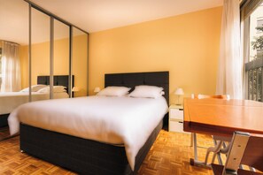 Iron/ironing board, free WiFi, bed sheets, wheelchair access