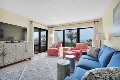 Renovated, Clean Oceanfront Condo in Amelia Surf & Racquet Club