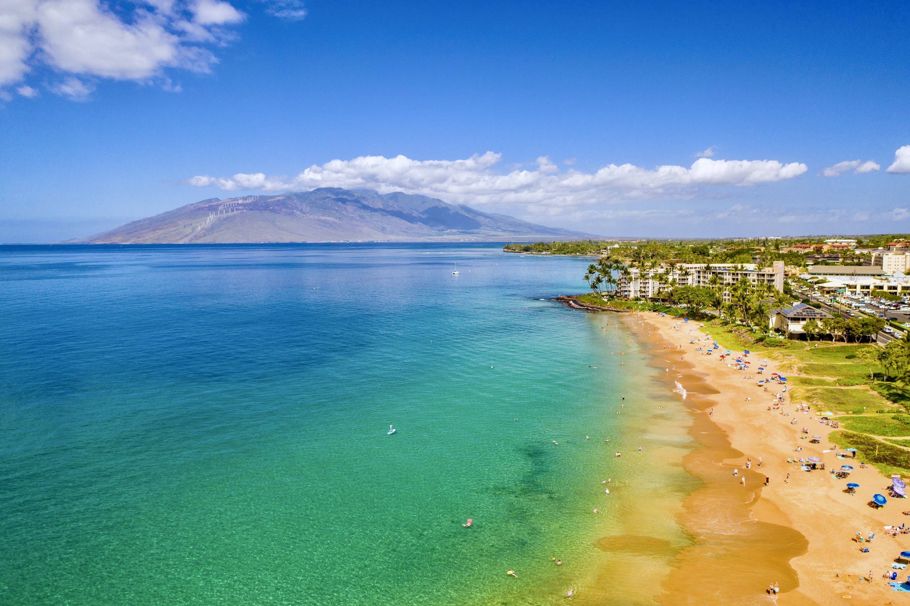 Beach nearby, sun loungers, beach towels