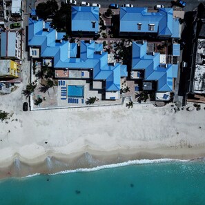 Am Strand, Liegestühle, Strandtücher