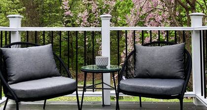 Kaupungissa, hiljattain uusittu studio, oma parveke