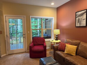 Televisor intel·ligent, llar de foc i reproductor de DVD 