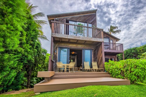 Beautiful Maui Beachfront Townhouse! Great Views! 200+ Five Star Reviews !!!