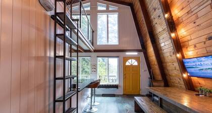 Cozy A-Frame w/Spa+14 acres+EV+Trails+Lake Access