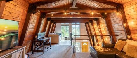 Una Smart TV, un reproductor estéreo