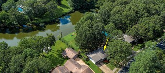 4 Bd, 2 Ba Hjemme ved søen i et sikkert, praktisk område.  8 sovepladser
