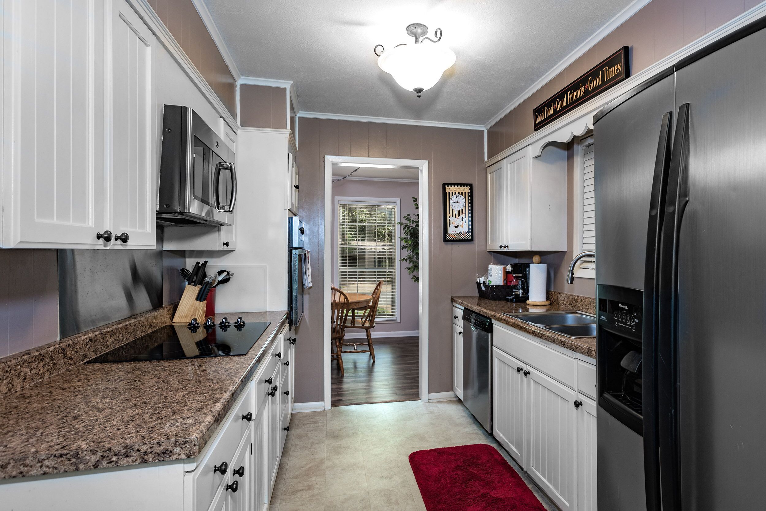 雪櫃、微波爐、焗爐、爐具